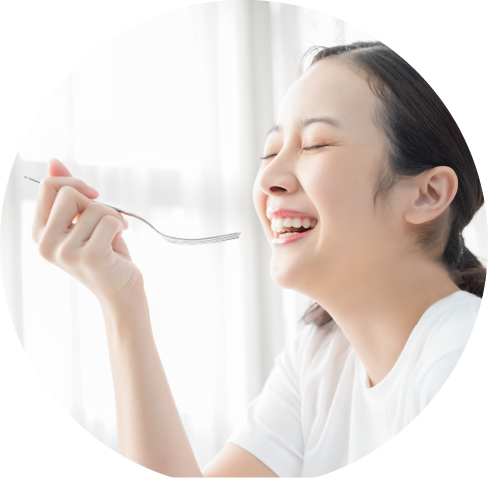 笑顔で食事